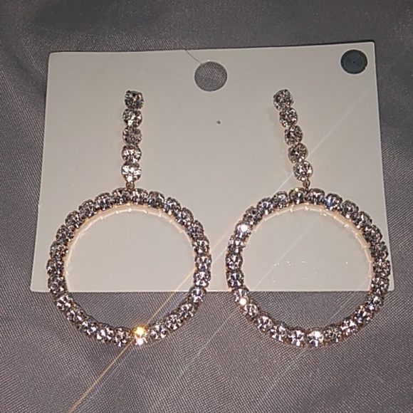 Forever 21 Jewelry - NWT GOLD/CLEAR DROP LARGE EARRINGS FOREVER 21